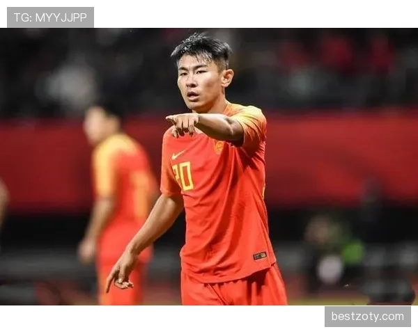 卡纳瓦罗近期长传边路压制对手的出球精准度为何显著提升？